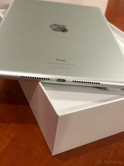 iPad 7. Generace 128 GB stříbrný - 6