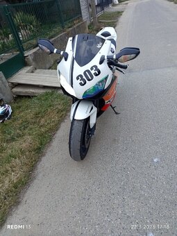 CBR 1000 - 6