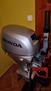 LODNÍ MOTOR  HONDA BF 20 - JAKO NOVÁ - 6