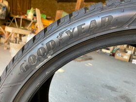 nové zimní pneu GoodYear 295/35 - 6