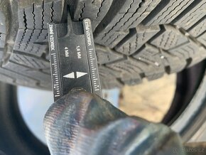 Zimní pneu GoodYaer Ultragrip, 235/40 R19 - 6