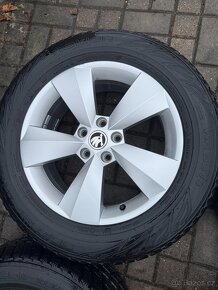 ORIGINÁL Alu Škoda NANUQ R17, 5x112 - ZIMNÍ PNEU - 6