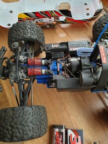 Traxxas - 6