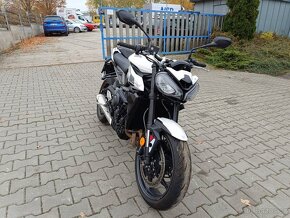 Triumph Street Triple R 765 - 6