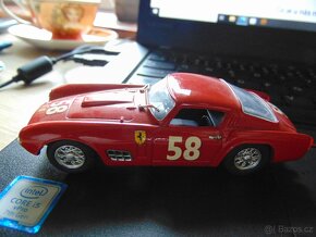 Ferrari d - 6