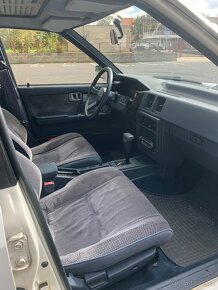 Nissan Bluebird 2.0 SLX, 1990 , T72 . - 6