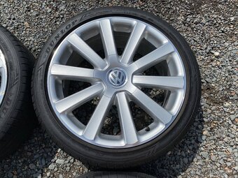 Alu orig letni sada VW Omanyt 5x112 7,5J ET49 225/40 R18 - 6