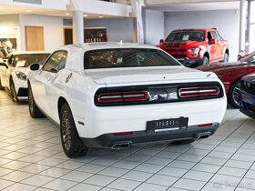 Dodge Challenger AWD - 6