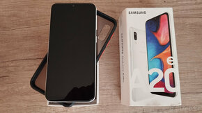 Samsung Galaxy A20e (čtěte popis) - 6