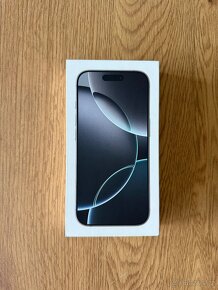 iPhone 16 Pro bílý titan 256 GB - 6