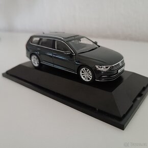 Prodám originální kovový model zn. VW Passat - 6