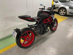 MV Agusta Brutale 800 - 6