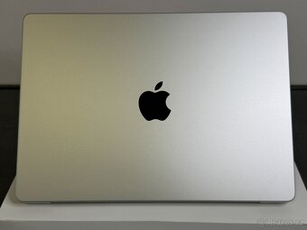 MacBook Pro 14" 2023 M3 / 8GB / 512GB Silver - 6