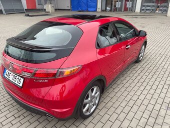 HONDA CIVIC 8G 2.2CDTI 103kw R.V.2007 najeto270xxxkm - 6