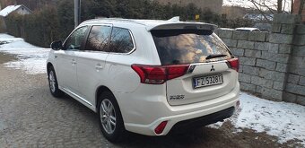 Mitsubishi Outlander 4x4 2,4 benzín 136 koní PLAG-IN - 6