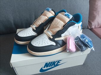 Jordan 1 Retro Low OG SP Travis Scoot Fragment - 6