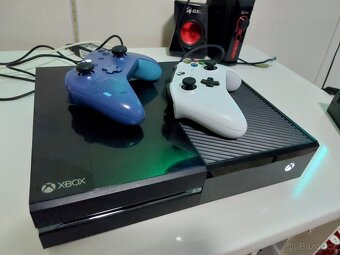 PRODAM XBOX ONE + 2 X OVLADAC - 6