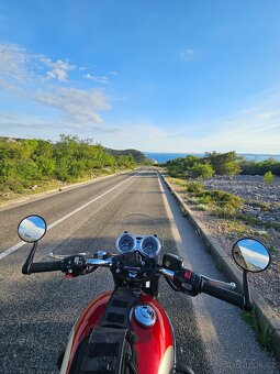 TRIUMPH BONNEVILLE T120 - 6