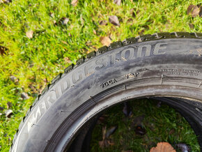 2 zimní pneumatiky Bridgestone 185/60/15  8mm - 6