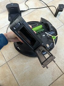 Robotický vysavač iRobot Roomba e5 stříbrný - 6