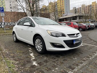 Opel Astra J 1,6 85Kw rv. 2013 najeto pouze 35.000km - 6