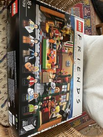 lego Central Perk - 6