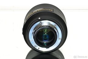 Nikon Nikkor AF-S 85mm 1:1,8G TOP STAV - 6