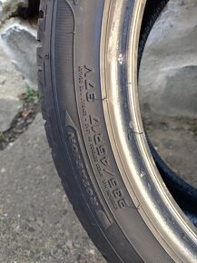 Zimní pneu 235/45 R17 97V, vzorek 8mm - 6