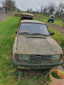 Škoda 120 LX a Škoda 120 L - 6