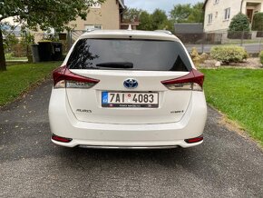 Toyota Auris 1.8i HYBRID, model 2019, naj.78xxx km - 6