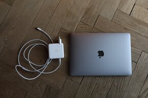 MacBook Pro 13,3" / M1 / 8GB / 256GB / vesmírně šedý - 6