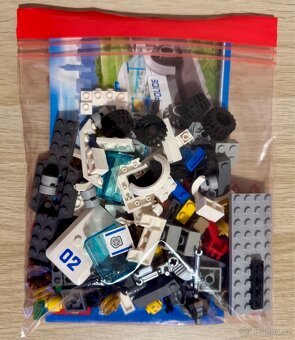 LEGO City 60042 - Rychlá policejní honička - 6