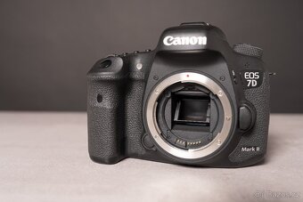 Canon EOS 7D Mark II - 6