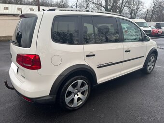 Volkswagen Touran II Cross 2.0 TDi 7-MÍST MOŽNO NA SPLÁTKY - 6