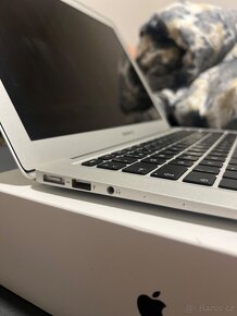 MacBook Air 13 (2017) - 128 GB, 8 GB RAM = SKVĚLÝ STAV - 6