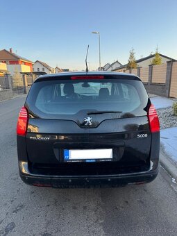 PEUGEOT 5008 1.6HDi 1.MAJITEL - pro všechny na splátky - 6