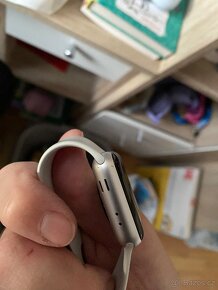 Apple Watch 3 38 mm stříbrné - 6