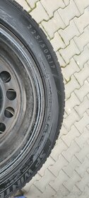 Prodám zimní pneu DUNLOP 225/50 R17 - 6