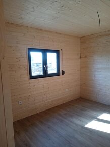 Hotový tiny house k prodeji, rozměr 9,6 x 3, - 6