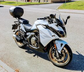 CF moto 650 GT - 6