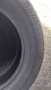 Prodám 4 téměř nové letní pneu Bridgestone 185/65/15 - 6