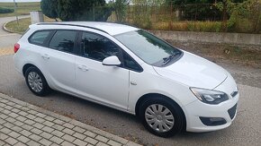 Opel Astra Sports Tourer - 6