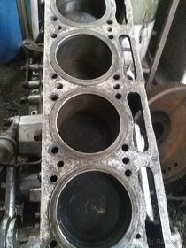 motor uaz,volha 21,24 nebo uaz ne gaz - 6