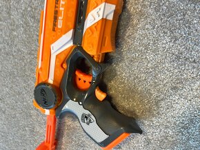 Nerf elite gun s nočním zaměřováním - 6