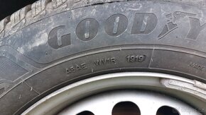 Prodám zimní pneumatiky 195/65R15 91T + disky 5x112 - 6