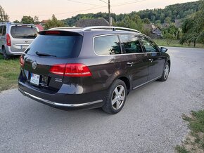 VW Passat B7 2.0TDi Highline 4x4 Panoráma - 6