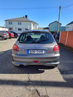 Peugeot 206 1,4 HDI - 6