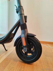 Elektrokoloběžka Segway Ninebot F2 Pro odolná lehká 35 km/h - 6