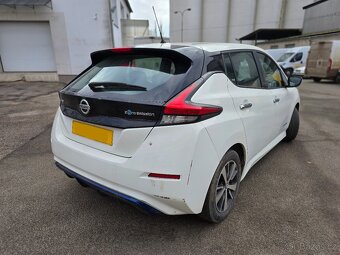 Nissan Leaf 2018 na náhradní díly / bílá barva - 6