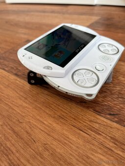 Sony PSP GO (PSP-N1004) White - 6